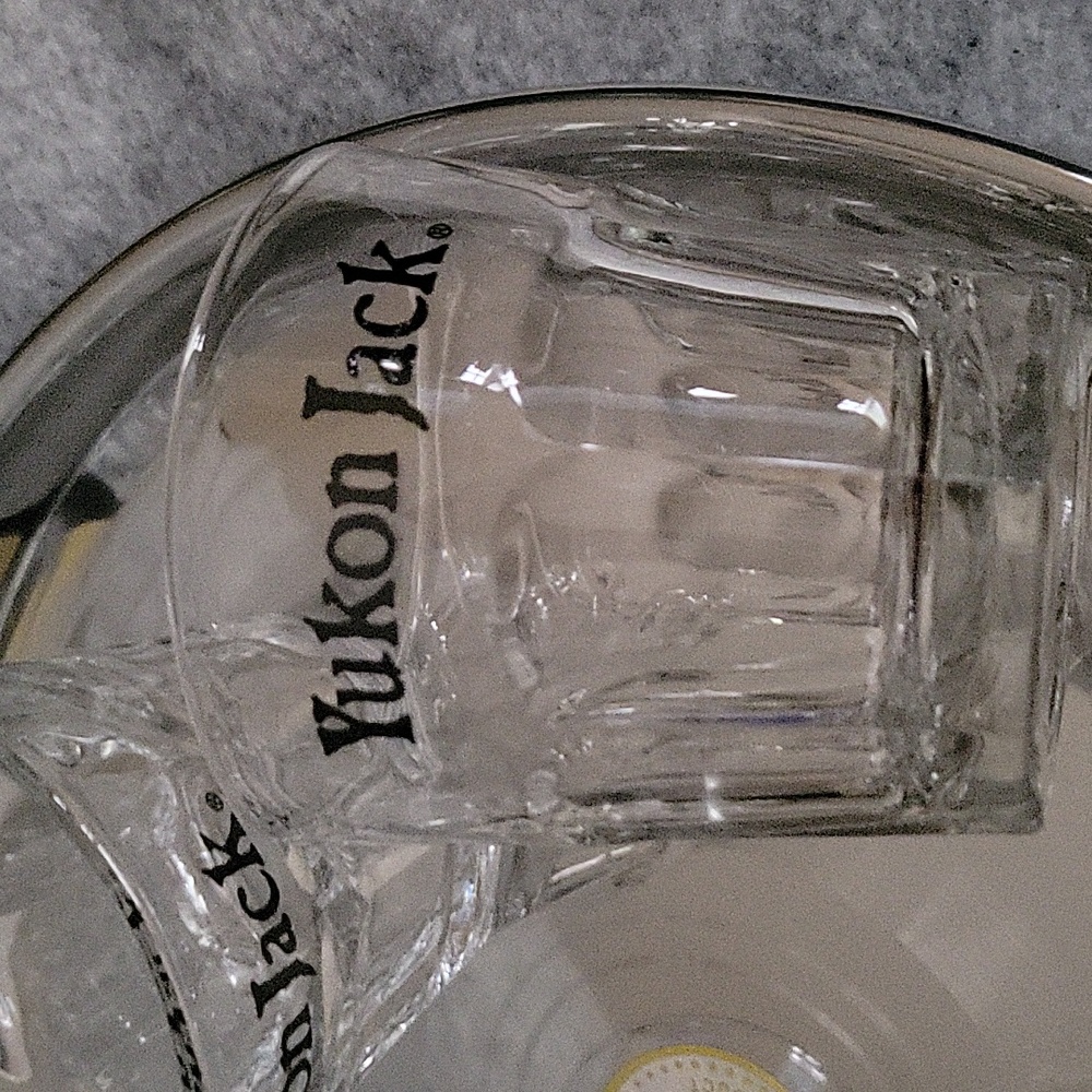 Vintage Yukon Jack Double Shot Glasses Set of 4 - Picture 3 of 4